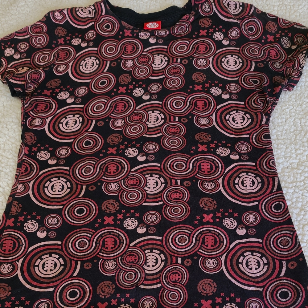 Retro Element Unisex Tee shirt, Size XL